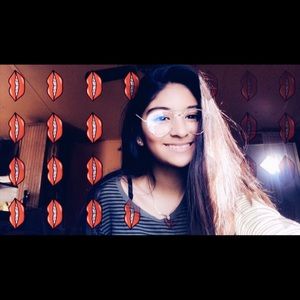 Meet your Posher, Andrea